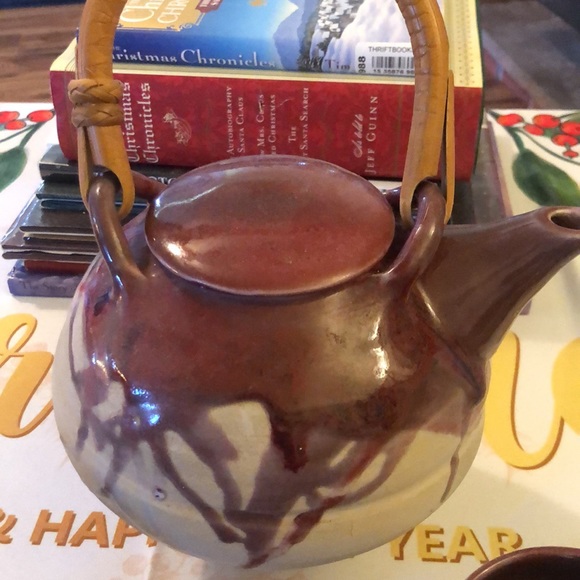 Artist signed Pottery Tea Set - Tea Pot with Bamboo Handle & 5 Teacups - Picture 3 of 7